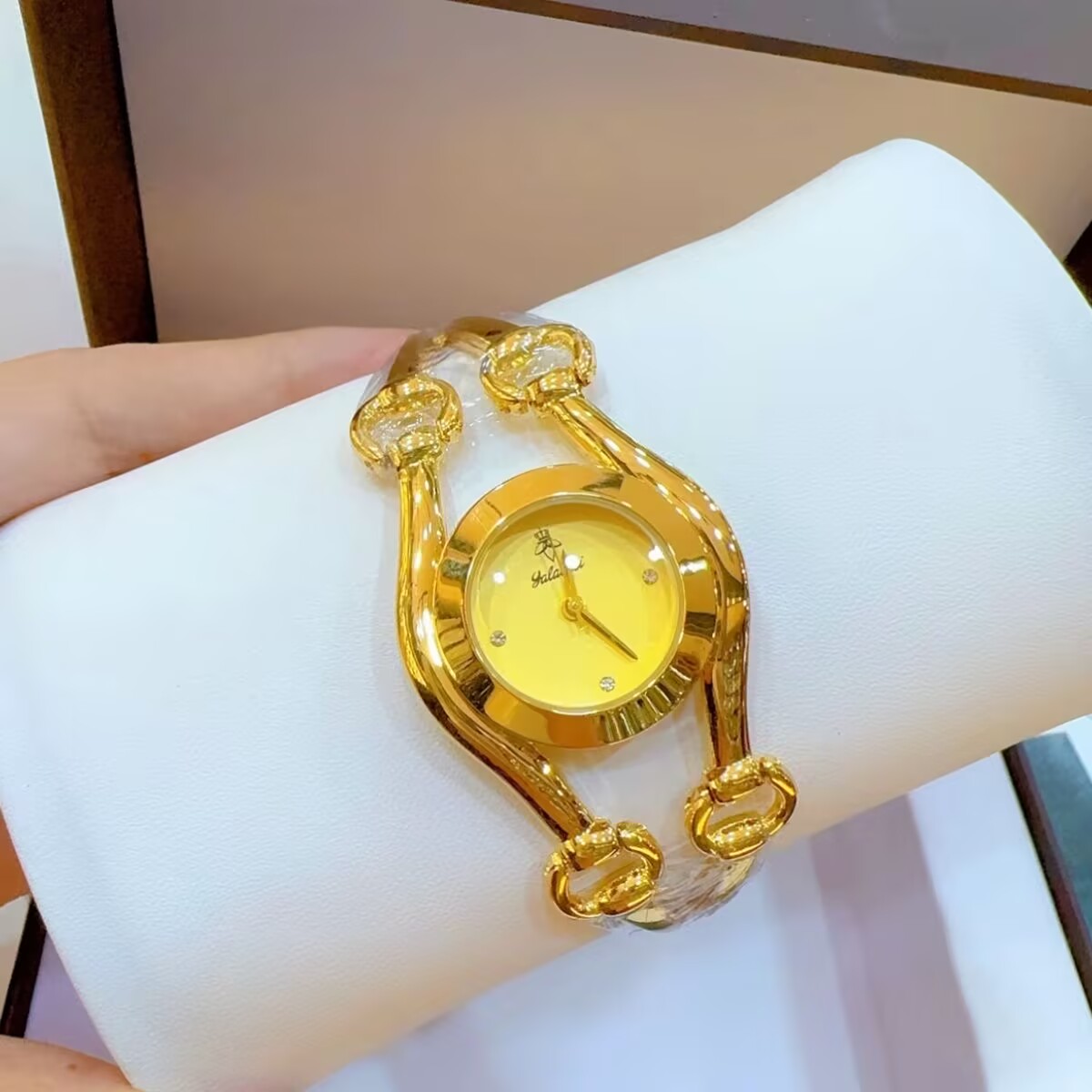 Jewelry With Watches - Montre plaquée or 24 carats, dubaï